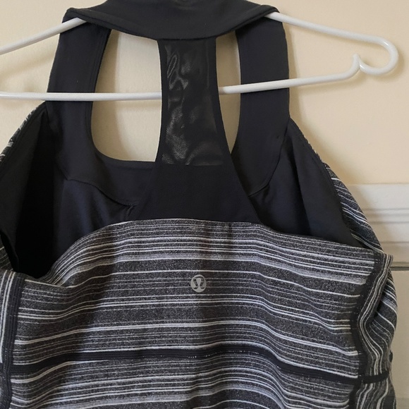 Lululemon Scoop Neck Tank Top Shelf Bra Racerback Grey Size 12 - Picture 2 of 4